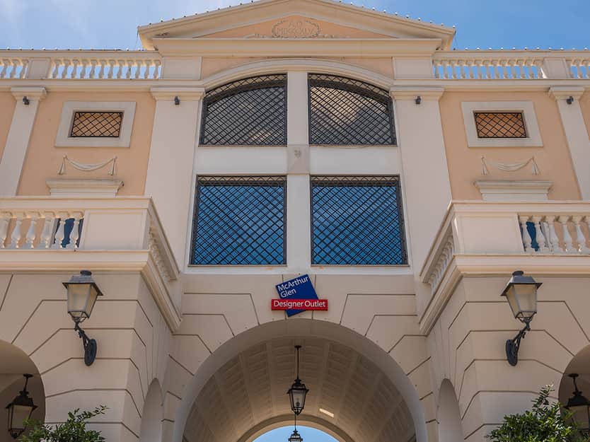 Main entrance La Reggia Designer Outlet